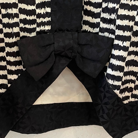 Vintage Silk Jacket With Bows from Adrianna Papell Size 8 - Picture 8 of 9